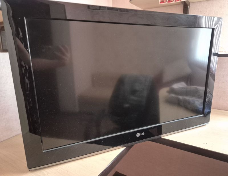 Продаётся телевизор LG Продаётся телевизор LG