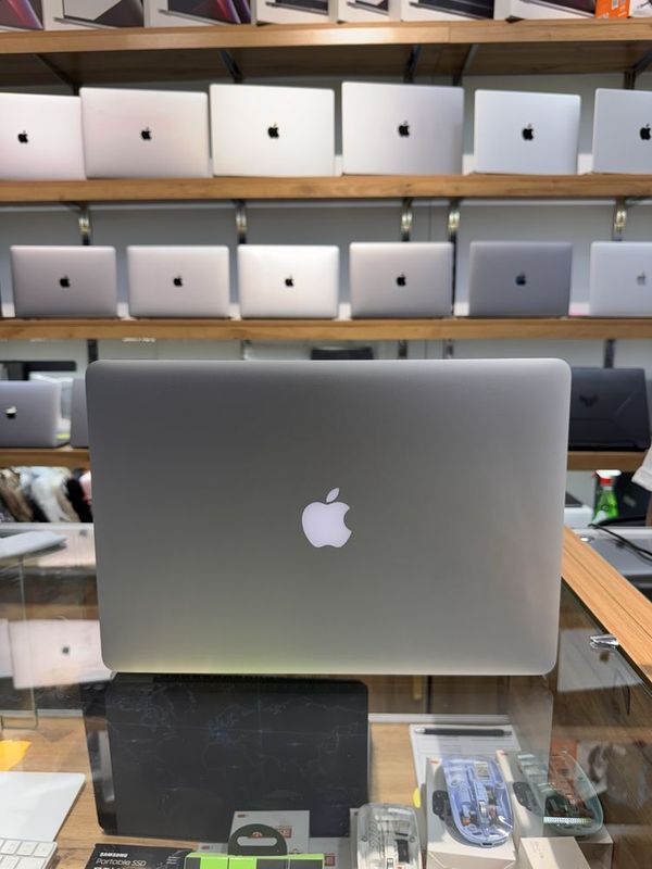 MacBook Pro 15” Retina (Mid 2015) — i7 / 16GB / 500GB SSD MacBook Pro 15” Retina (Mid 2015) — i7 / 16GB / 500GB SSD