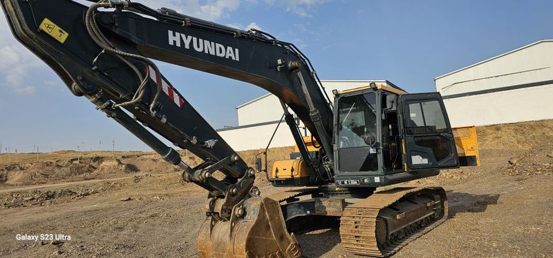 Sotuvda Hyundai HX220A Sotuvda Hyundai HX220A