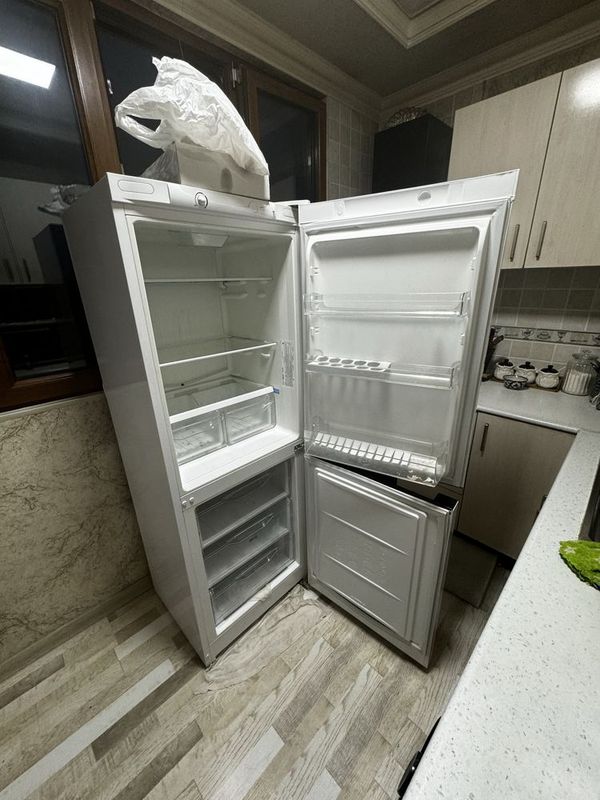 Indesit холодильник Indesit холодильник