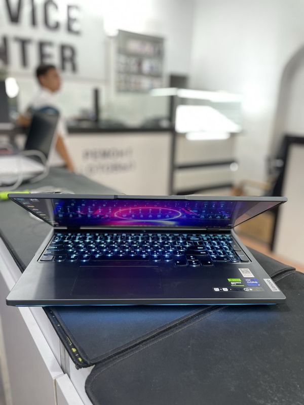 Lenovo Legion 7 Pro Lenovo Legion 7 Pro
