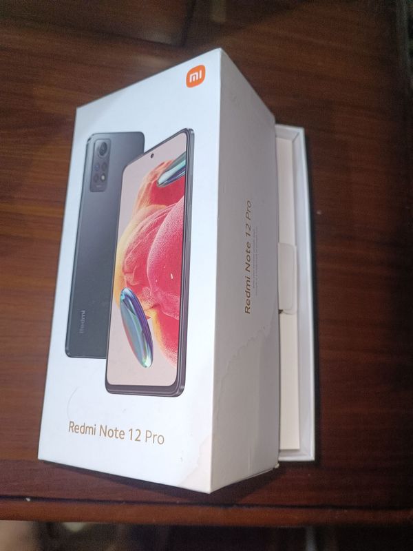 Redmi not 12 pro 256 gb holati yaxshi Redmi not 12 pro 256 gb holati yaxshi