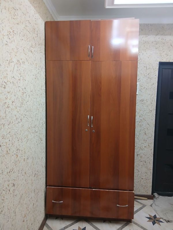 Продаётся прихожка шфанер 600 000 сум сум Продаётся прихожка шфанер 600 000 сум сум