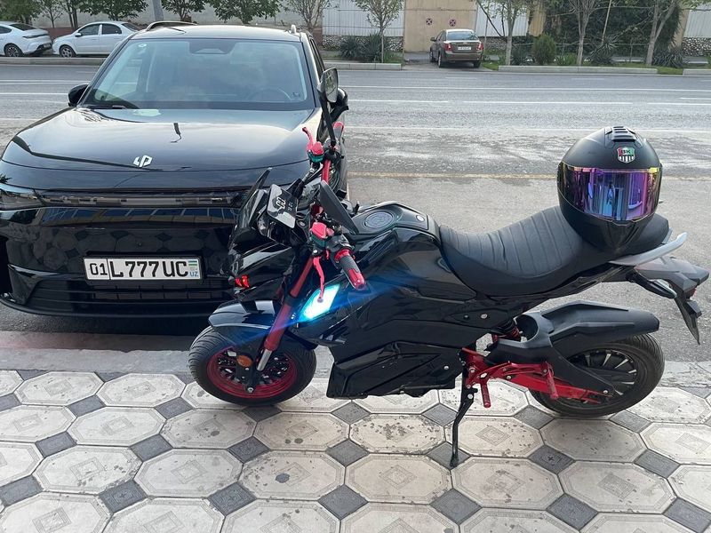 Moto skuter sotiladi Moto skuter sotiladi