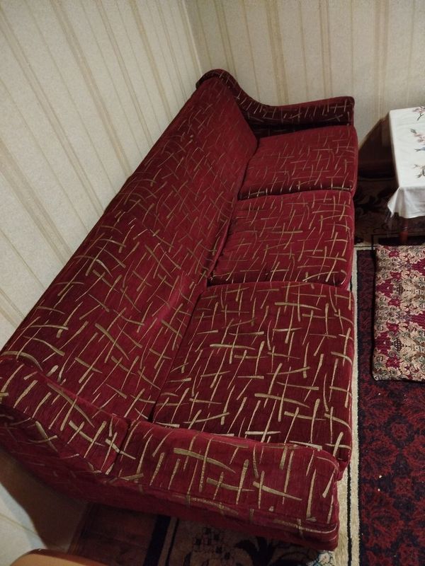 Продам диван и 2 кресла. Советский раскладной, деревянный Продам диван и 2 кресла. Советский раскладной, деревянный