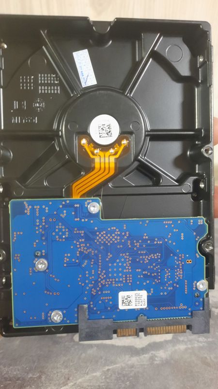 HDD 1 TBLIK vint sotiladi. HDD 1 TBLIK vint sotiladi.
