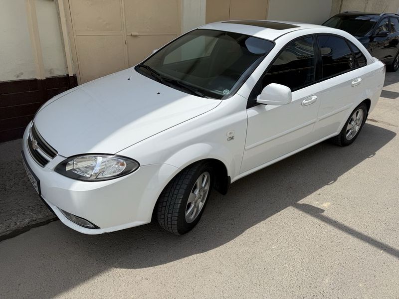 Jentra sotiladi 2019 oq toza Jentra sotiladi 2019 oq toza