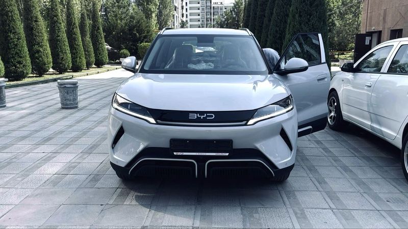BYD yuan up новая без пробег BYD yuan up новая без пробег