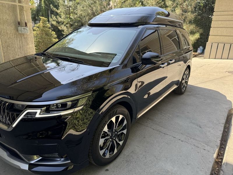 Kia Carnival High Limousine Kia Carnival High Limousine