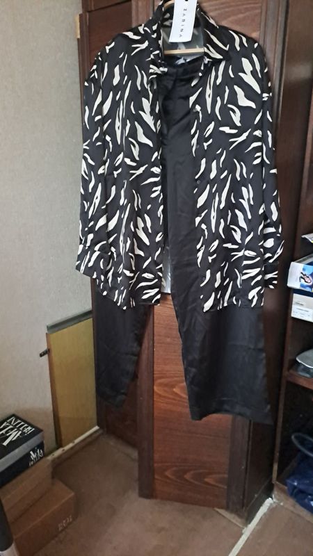 Продам костюм женский Продам костюм женский