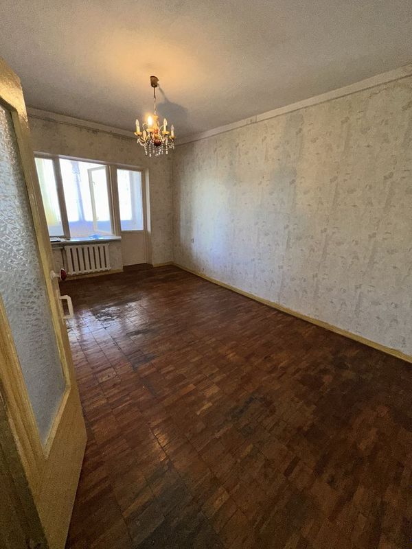 Продаётся 2х комнатная квартира на Карасу-1 с квадратным коридором
