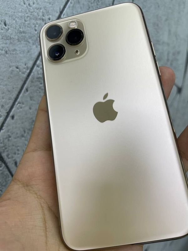 Iphone 11 pro sotiladi Gold