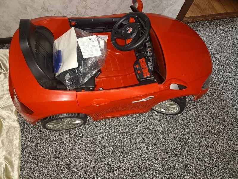 Продам детскую машину электрическая Продам детскую машину электрическая