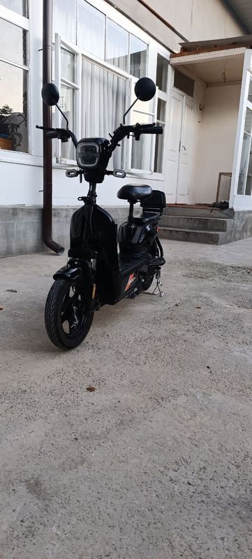 Elektron skuter sotiladi
