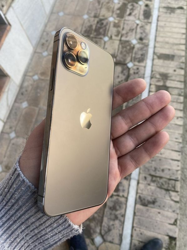 iPhone 12 pro sotiladi