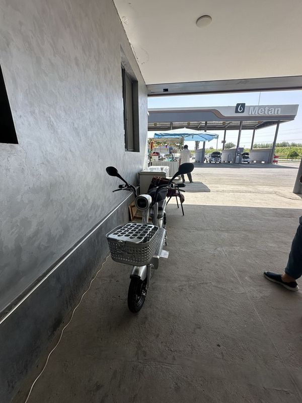 Sukuter sotiladi sirochna Sukuter sotiladi sirochna