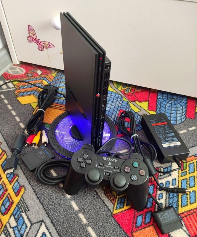Play station 2 sotiladi Play station 2 sotiladi