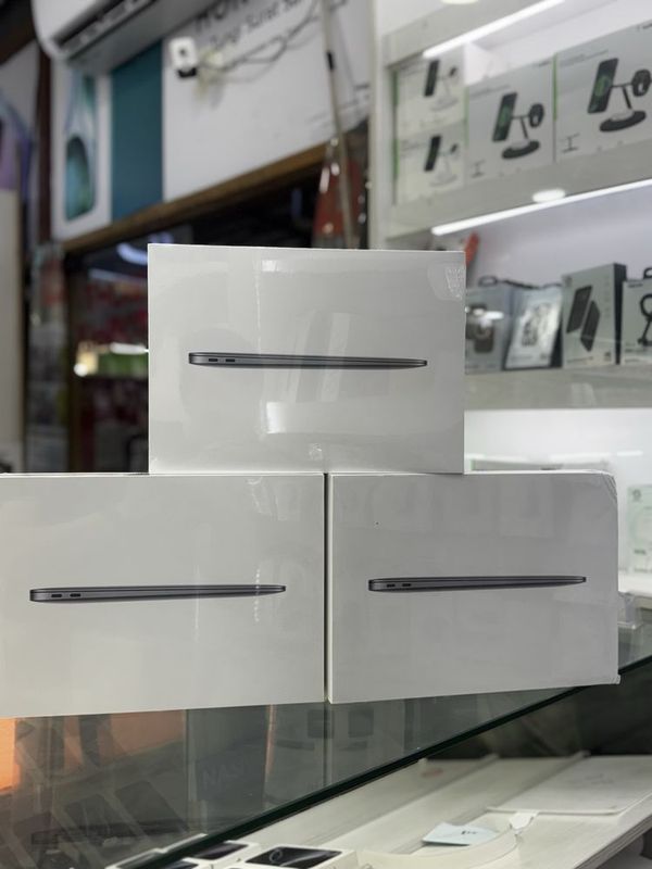 Macbook Air M1 8/256 13 inc