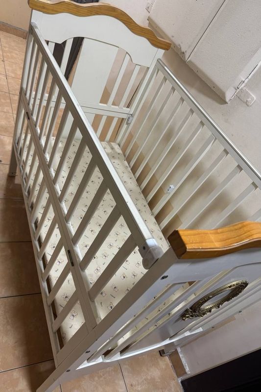 Продам детскую кровать. Продам детскую кровать.