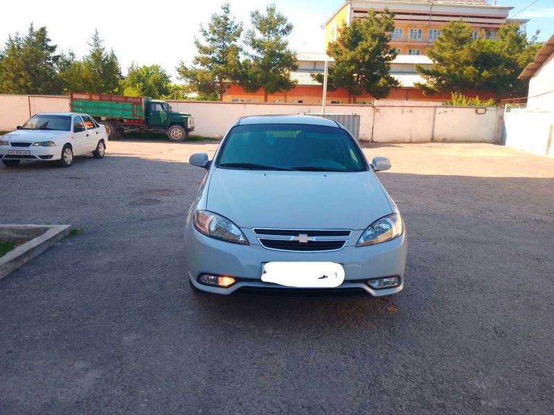 Lasetti Jentra qilingan Lasetti Jentra qilingan