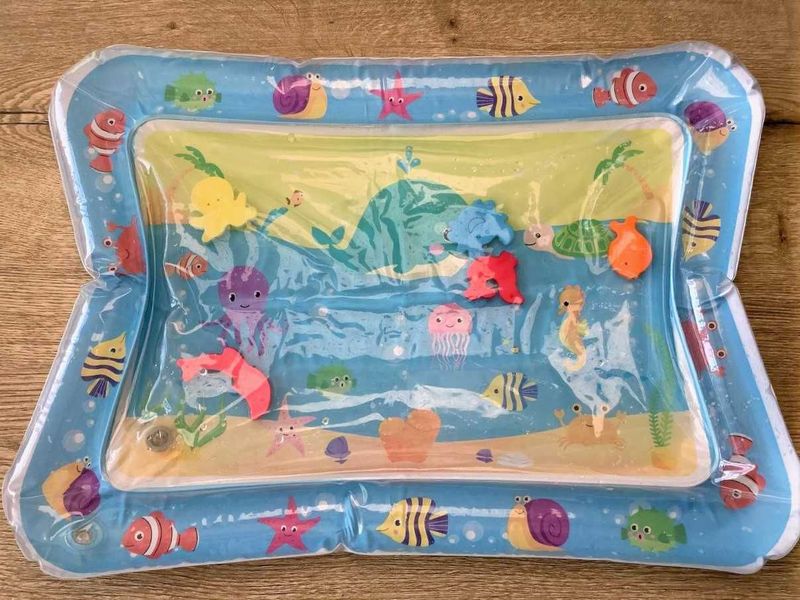 Развивающий водный надувной игровой коврик для детей Развивающий водный надувной игровой коврик для детей