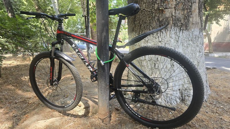 Velosiped sotiladi Velosiped sotiladi