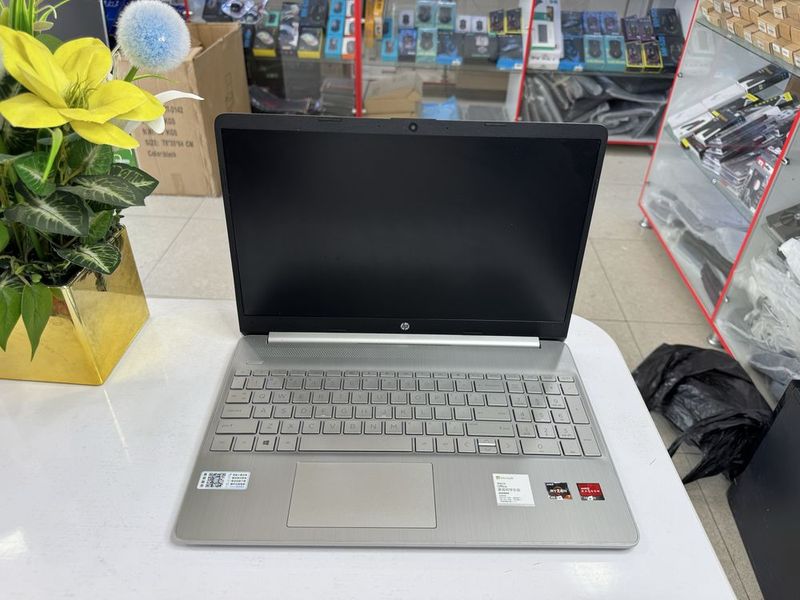 hp ryzen 7 4700(i7-11) ideal holatda IT va grafikalar uchun moshnisi hp ryzen 7 4700(i7-11) ideal holatda IT va grafikalar uchun moshnisi