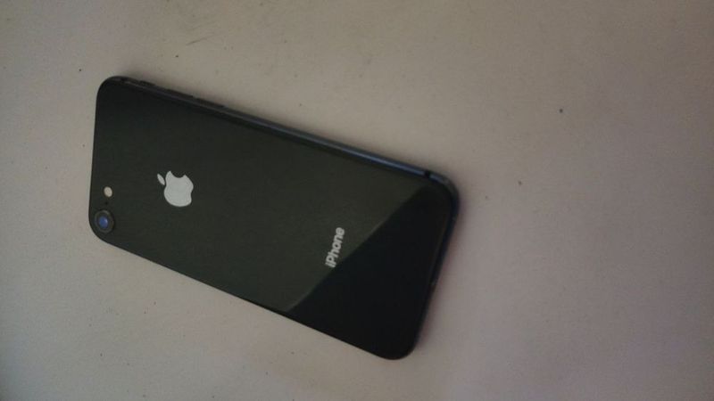 iphone 8 64gb/70 yomkst iphone 8 64gb/70 yomkst