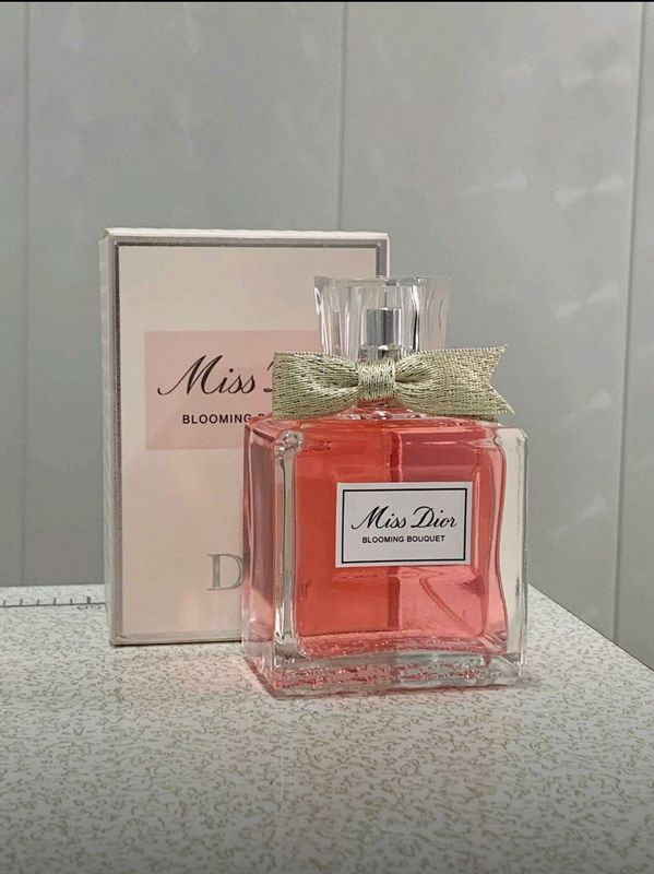 MISS DIOR MISS DIOR
