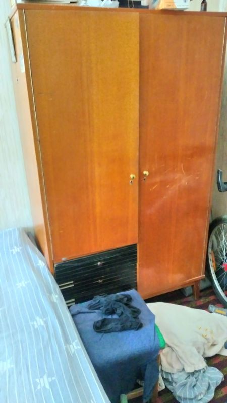 Продается шкаф для одежды Продается шкаф для одежды