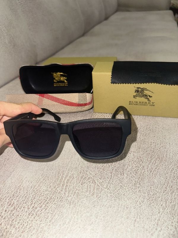 Burberry очки. Burberry очки.