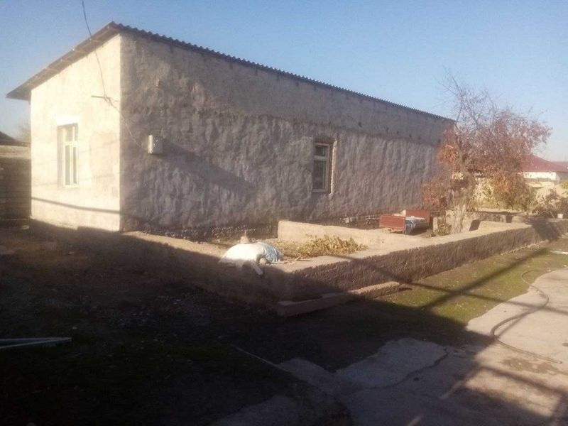 O'RTACHIRCHIQ tuman KIYROVDA Xalqobod MFY 6 sotixli Xovli sotiladi 25$ O'RTACHIRCHIQ tuman KIYROVDA Xalqobod MFY 6 sotixli Xovli sotiladi 25$