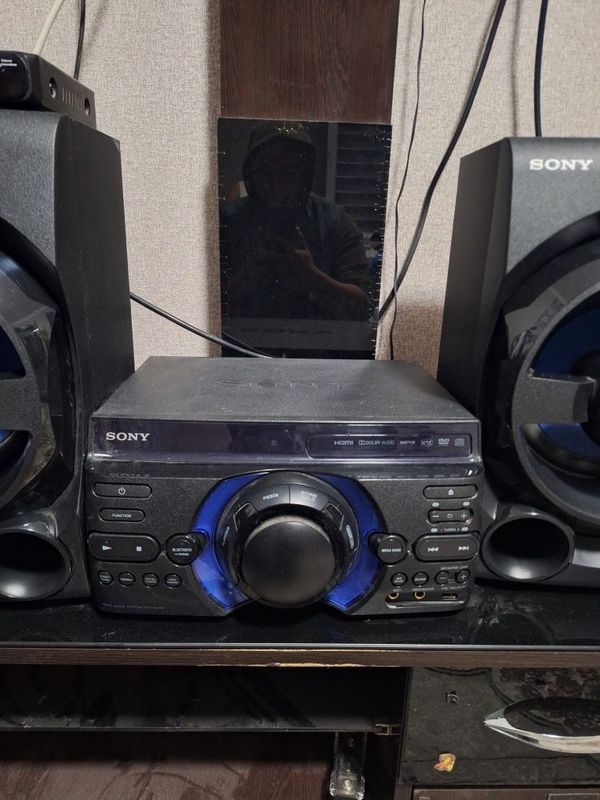 Sony muzikalniy sentr Sony muzikalniy sentr