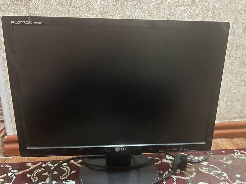 Монитор LG 19 дюймли