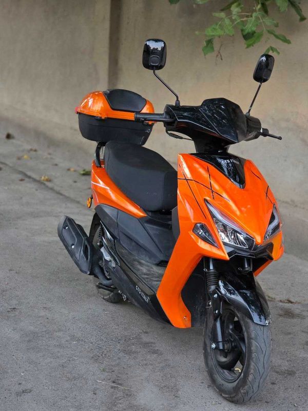 Скутер GTS ITALY 150 кубиков