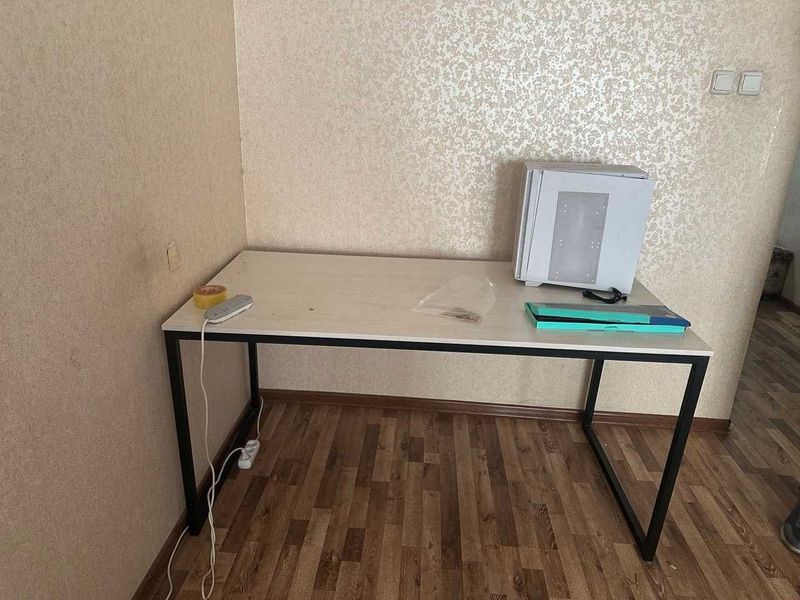 Стол компьютерный большой Стол компьютерный большой