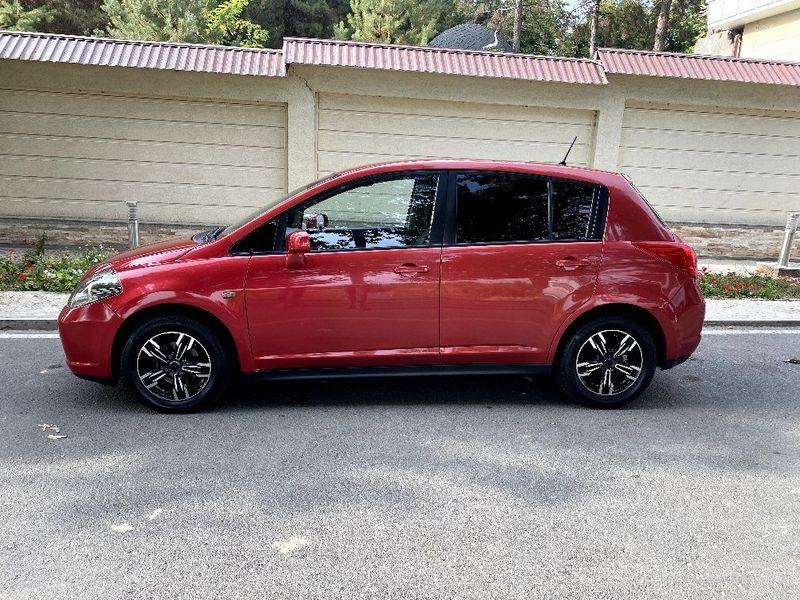 Продается Nissan tiida