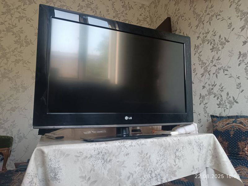 LG televizor sotiladi. Продается LD телевизор