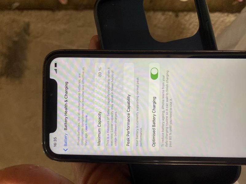 Iphone xr aybi oldi kamerasi xiralashgan Iphone xr aybi oldi kamerasi xiralashgan