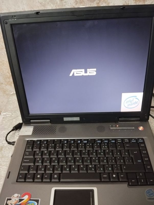 Noutbuk asus sotiladi Noutbuk asus sotiladi
