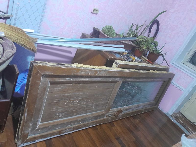 Продам дверь и окно Продам дверь и окно