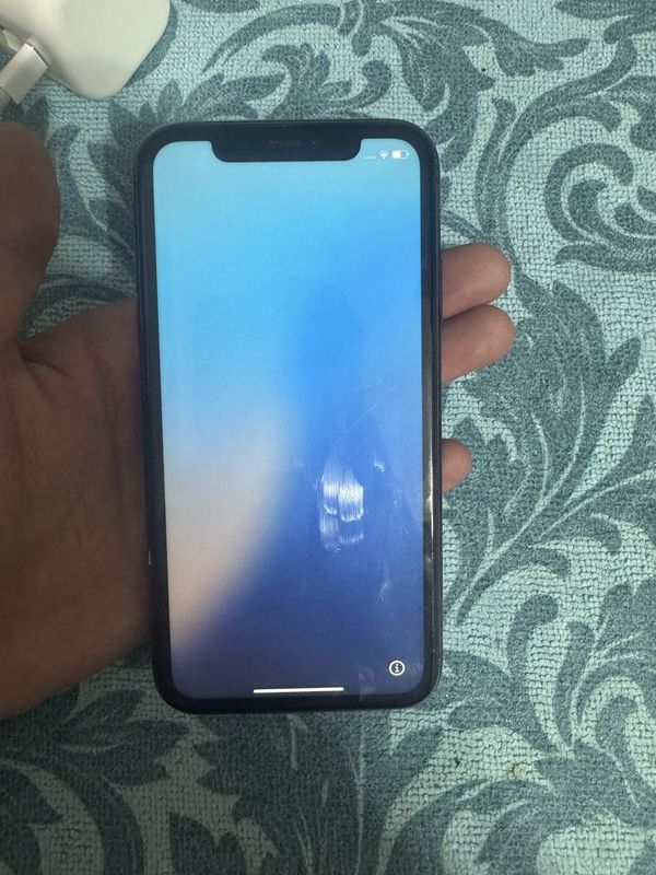 Iphone 11 64 gb sotiladi karobka dok bor Iphone 11 64 gb sotiladi karobka dok bor