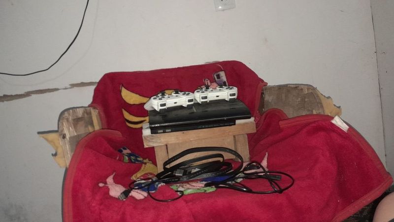 Ps3 2jostik sotiladi