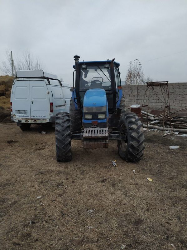 Трактор NEW HOLLAND TS 130 Трактор NEW HOLLAND TS 130