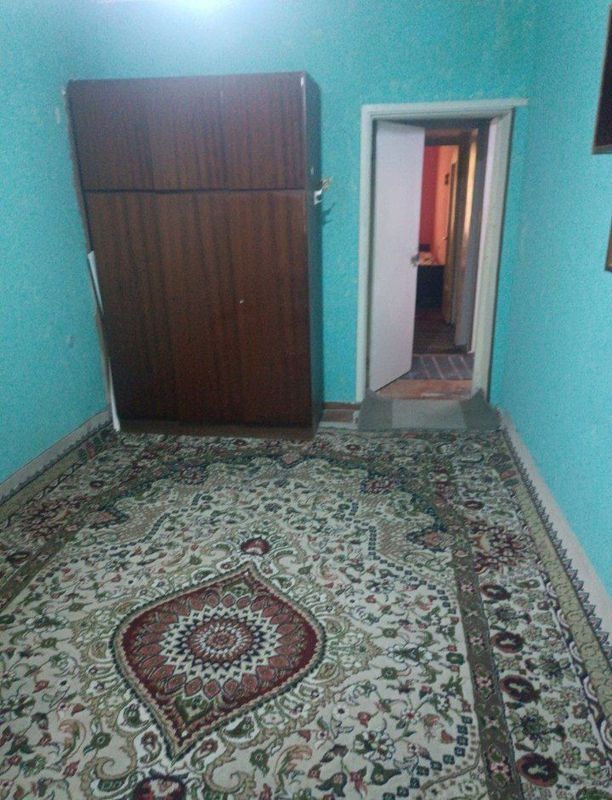 Chilonzor Farhod bozori yonida kvartira bor oʻgʻil bolalarga srochna Chilonzor Farhod bozori yonida kvartira bor oʻgʻil bolalarga srochna