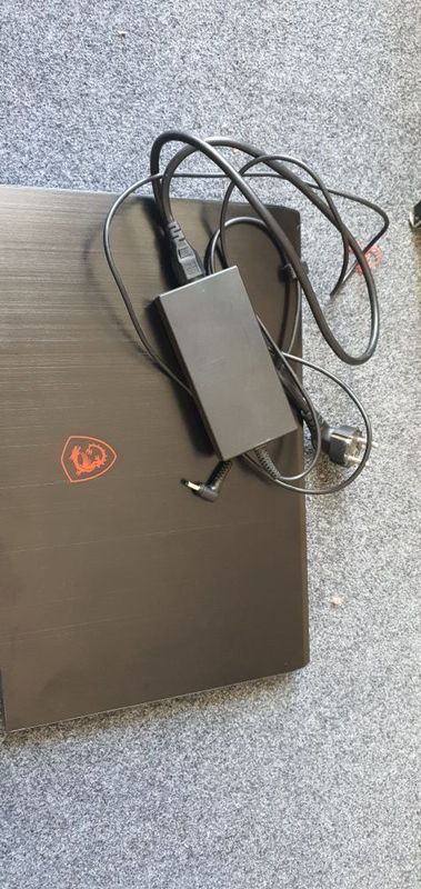 Noutbuk sotiladi MSi Noutbuk sotiladi MSi