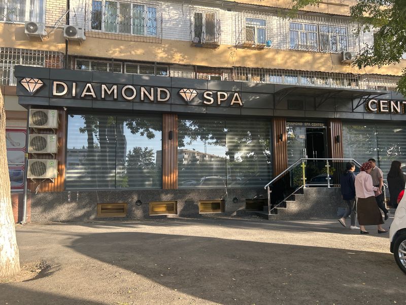 Adminstrator qiz va ayollarni ishga taklif qilamiz