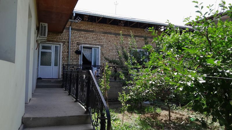 Продается дом срочно 6сотик + 3 сотки в падарок Продается дом срочно 6сотик + 3 сотки в падарок