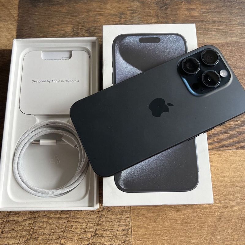Iphone 15 pro max 256 gb black titanium bat 88% Iphone 15 pro max 256 gb black titanium bat 88%