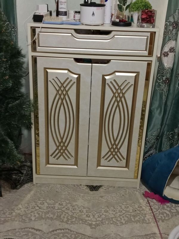 Тумбочка для спальни Тумбочка для спальни